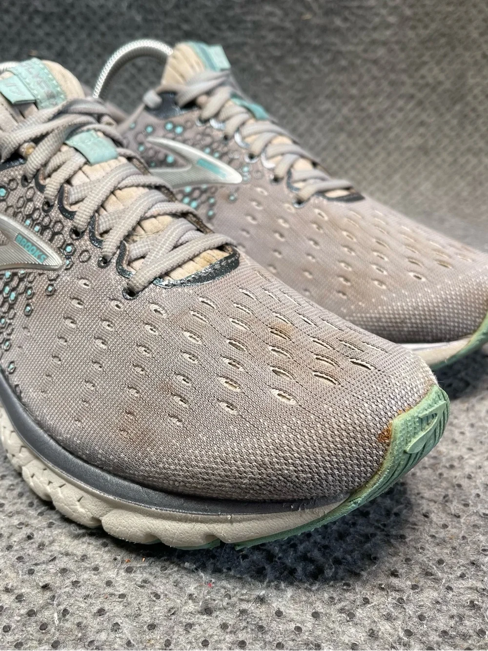 Brooks Glycerin 17 Grey Running Shoes Size 11 Women’s